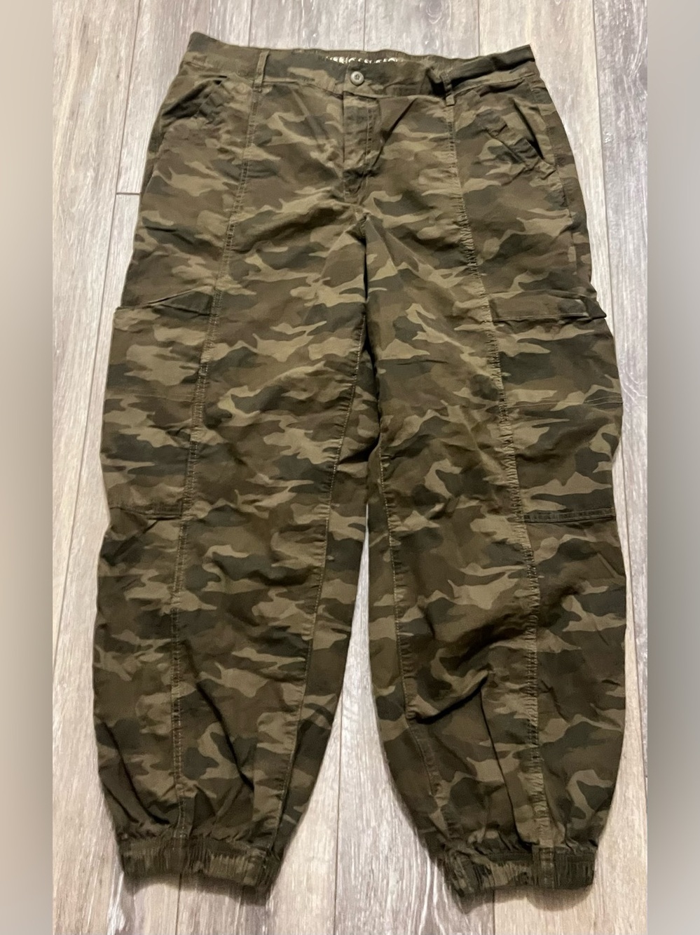 American Eagle Outfitters Women Stretch Baggy Camo Cargo Joggers Sz 16